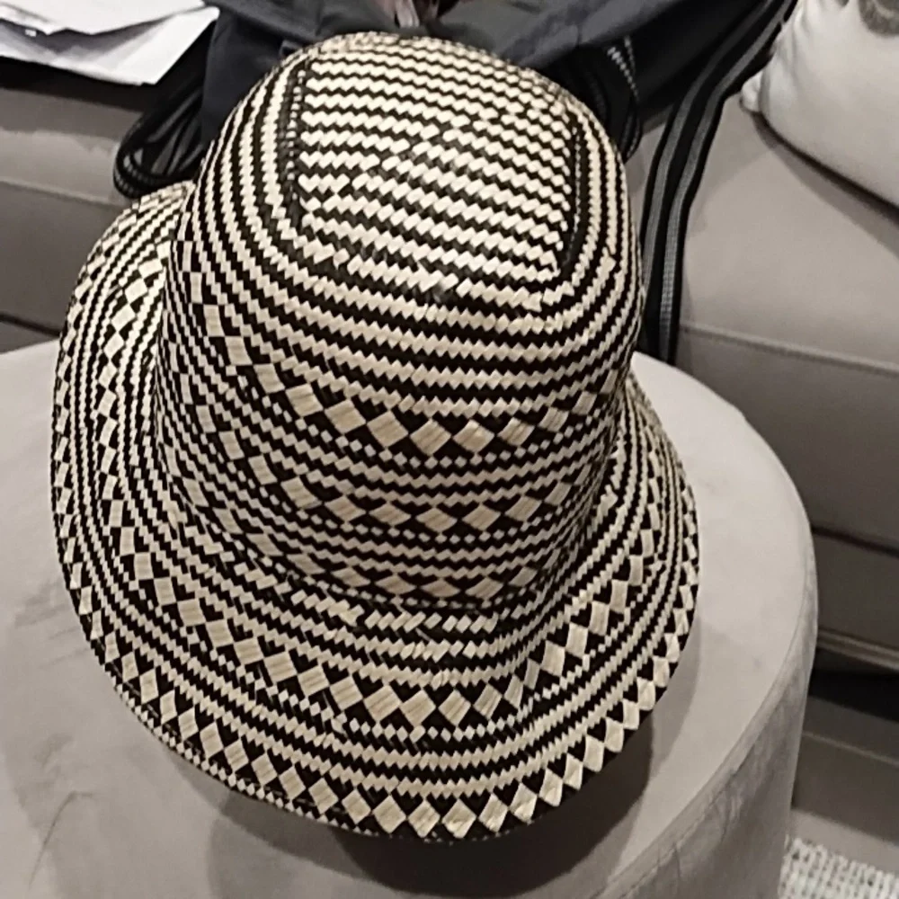 Women's straw bucket hat - Picture 4 of 8